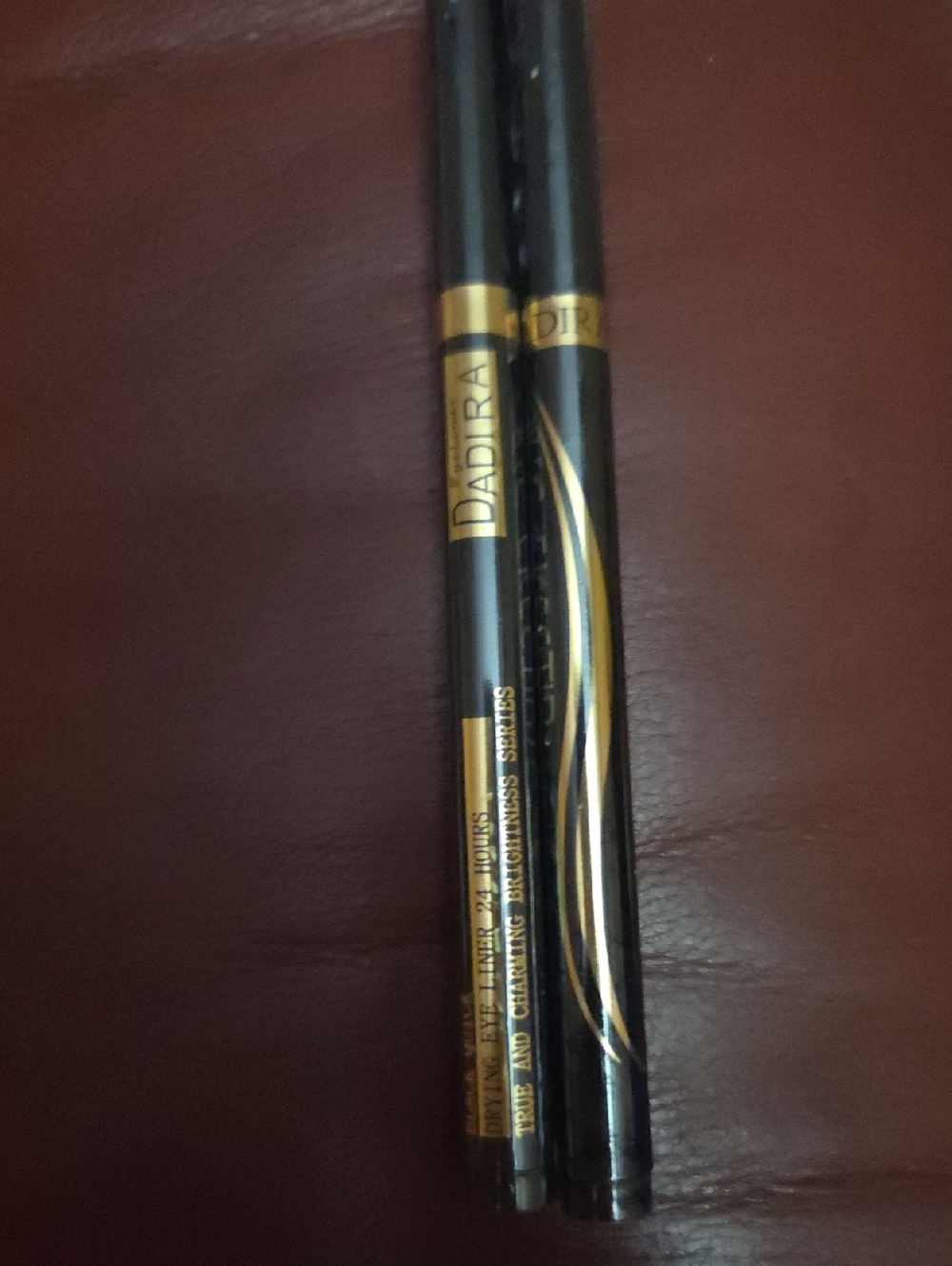 Black & Red Eyeliner Pencil - Smooth Defining Liner